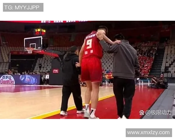 脚踝受伤的足球明星如何克服伤痛重返赛场的励志故事